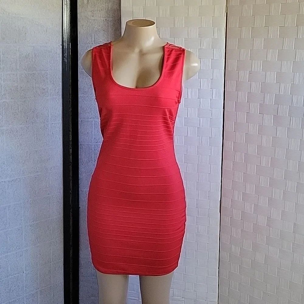 BRAND NEW PAPAYA ROUND NECK BODY-CON SLEEVELESS MINI DRESS - Picture 4 of 15